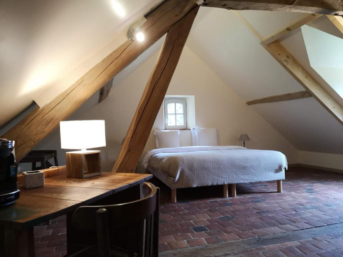 Bed and Breakfast Le Moulin De Corneil Mézilles Esterno foto